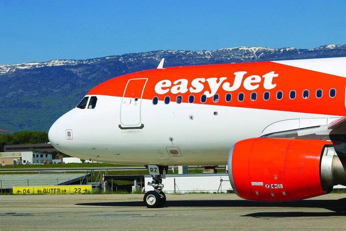 EU airline ownership review threatens easyJet bids