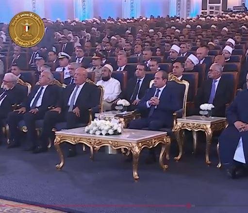 السيسي يوجه كل مسئول في موقعه بإنفاذ سيادة القانون بمنتهى الحسم