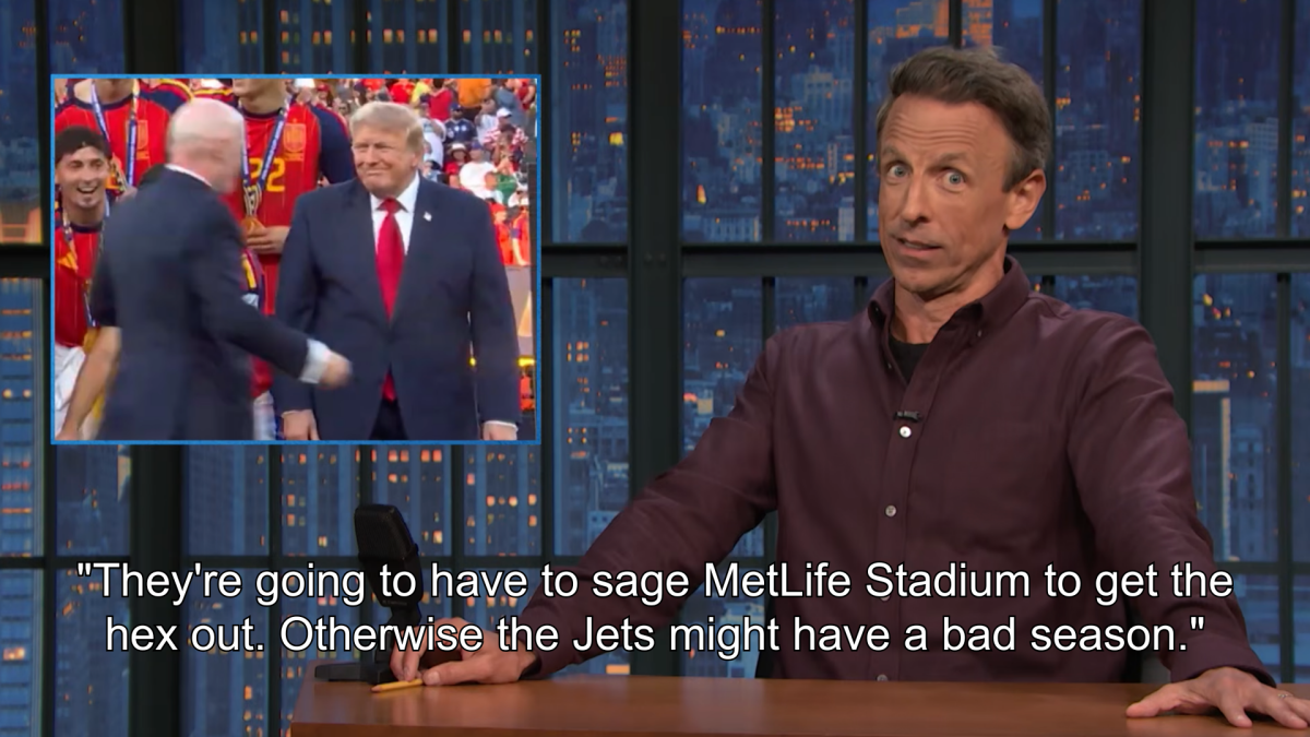 Seth Meyers shares montage of crowds booing Trump at sport events