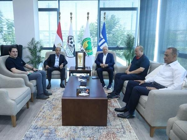 أبوريدة يجتمع بشوقي غريب لمناقشة خطة تطوير المنظومة الفنية والمنتخبات الوطنية