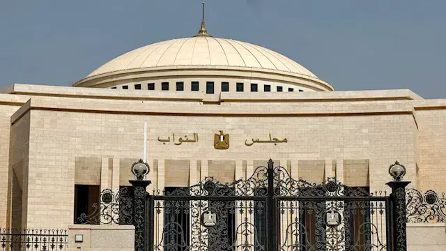 شهيد ومصاب من البحارة المصريين في قصف سفينة بأوكرانيا.. "ضياء داود" يكشف التفاصيل