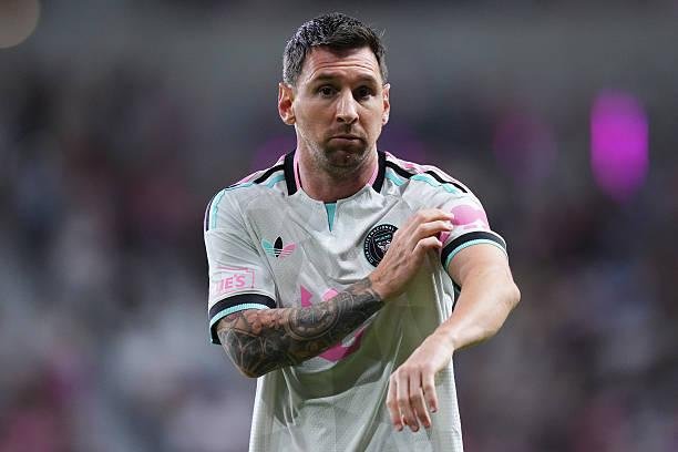 ميسي يتبرع بـ80 ألف يورو لدعم المتضررين من حرائق مدريد