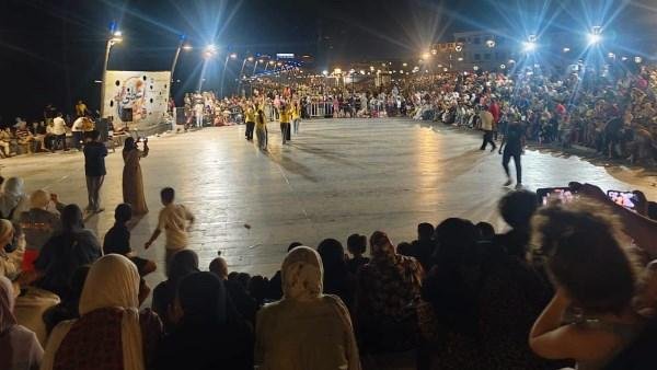 فلكلور مبهج لأطفال الأنفوشي في تاسع ليالي "شاطئ الفن" برأس البر