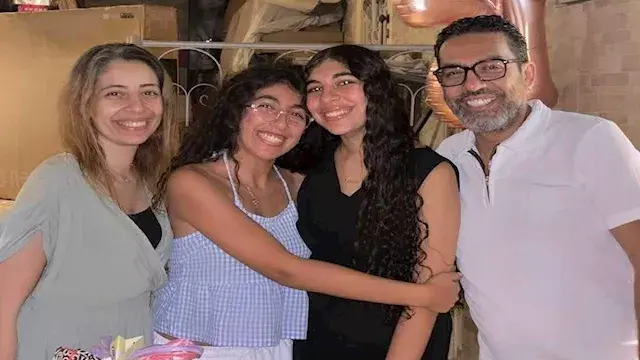 في أجواء من السعادة.. آخر صورة لأسرة ضحايا مذبحة التجمع