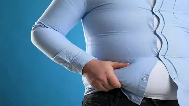 كيف تزيد السمنة من خطر الإصابة بالسرطان؟