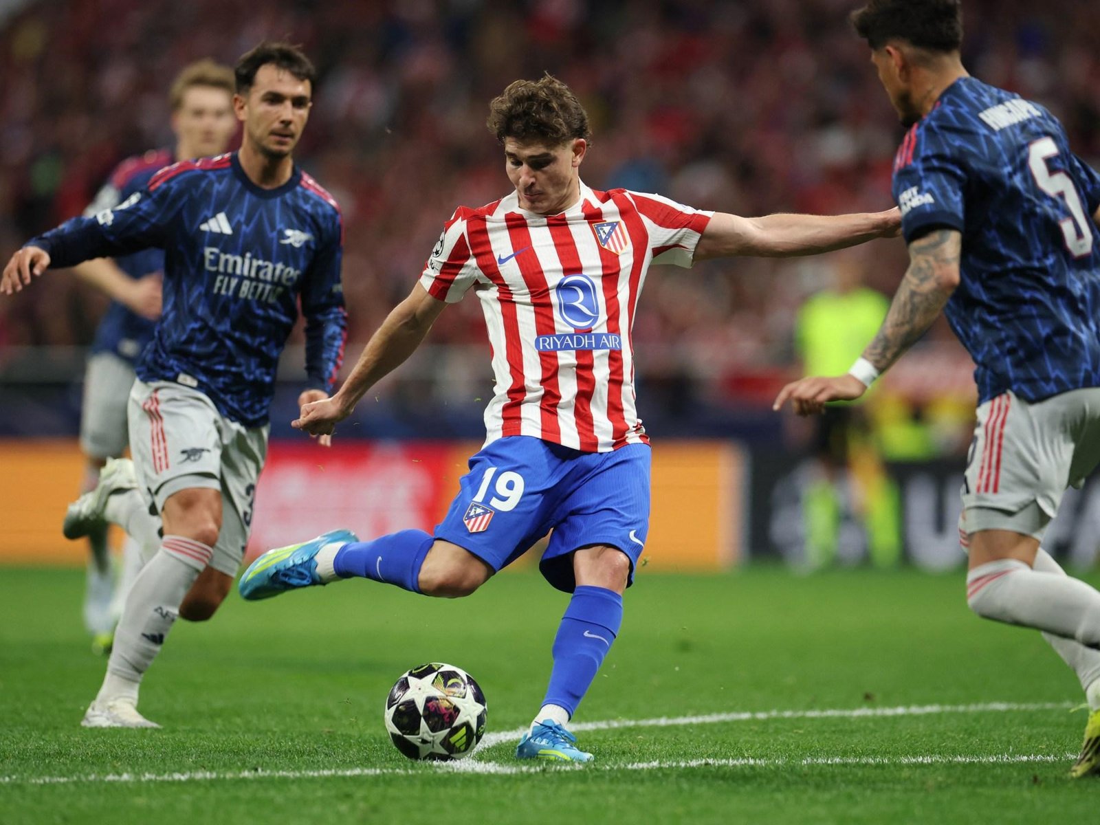 Atletico Madrid will not sell Alvarez amid Barcelona interest, says Simeone