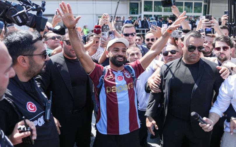 فيديو.. حماس جماهيري وترقب إعلامي في تركيا قبل أول مباراة لمحمد صلاح مع طرابزون سبور