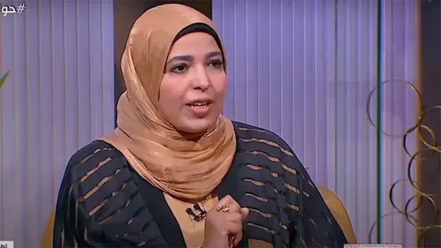 أيهما أولى شرعًا: طاعة الزوج أ...