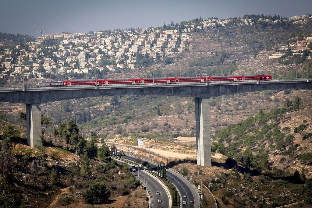 عطل فني في قطارات إسرائيل يتسبب بتأخيرات على خطوط مطار بن جوريون والقدس