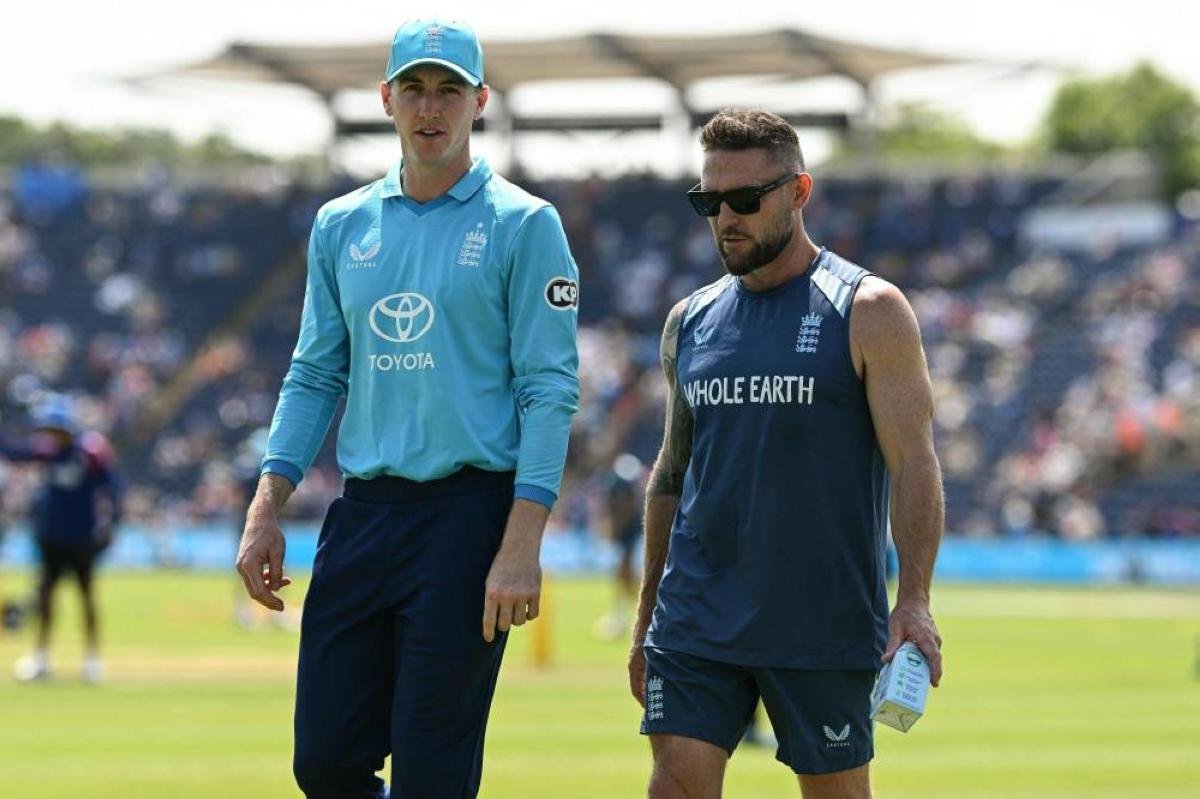 Brook urges England to follow ever-green Root's example