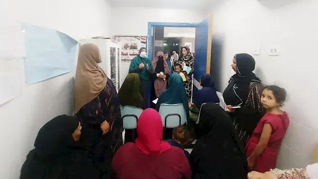 فحص 1220 مواطنًا في قافلة طبية في بني سويف