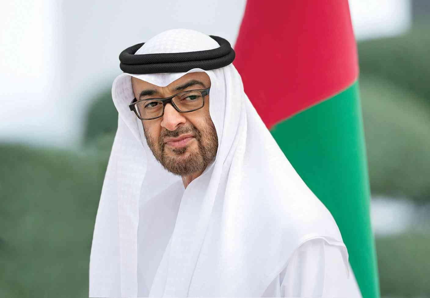 رئيس الإمارات والرئيس الأوكراني يبحثان خلال اتصال هاتفي تعزيز علاقات التعاون بين البلدين
