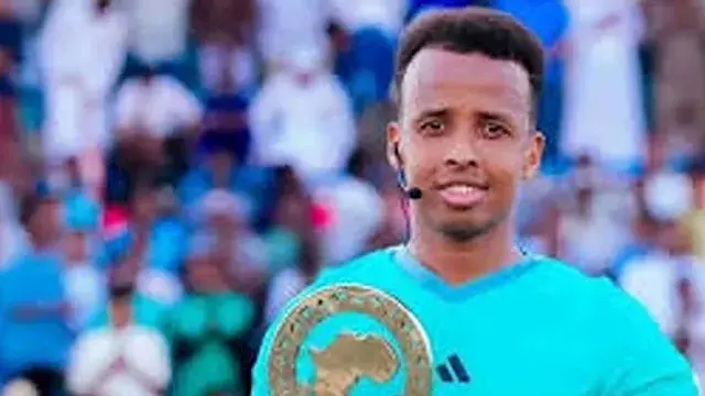 الصومالي عمر أرتان يصل النمسا لإدارة السوبر الأوروبي