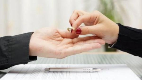 استشارية أسرية : تجاهل اختلاف الظروف والقصص الإنسانية للمطلقات يظلم الكل