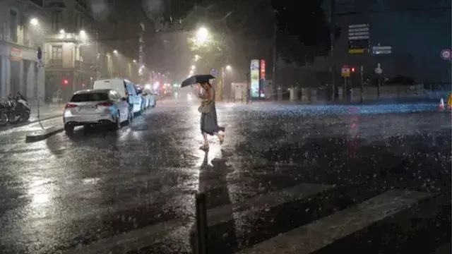 بسبب الإعصار.. انقطاع الكهرباء عن 2800 منزل جنوب غربي فرنسا