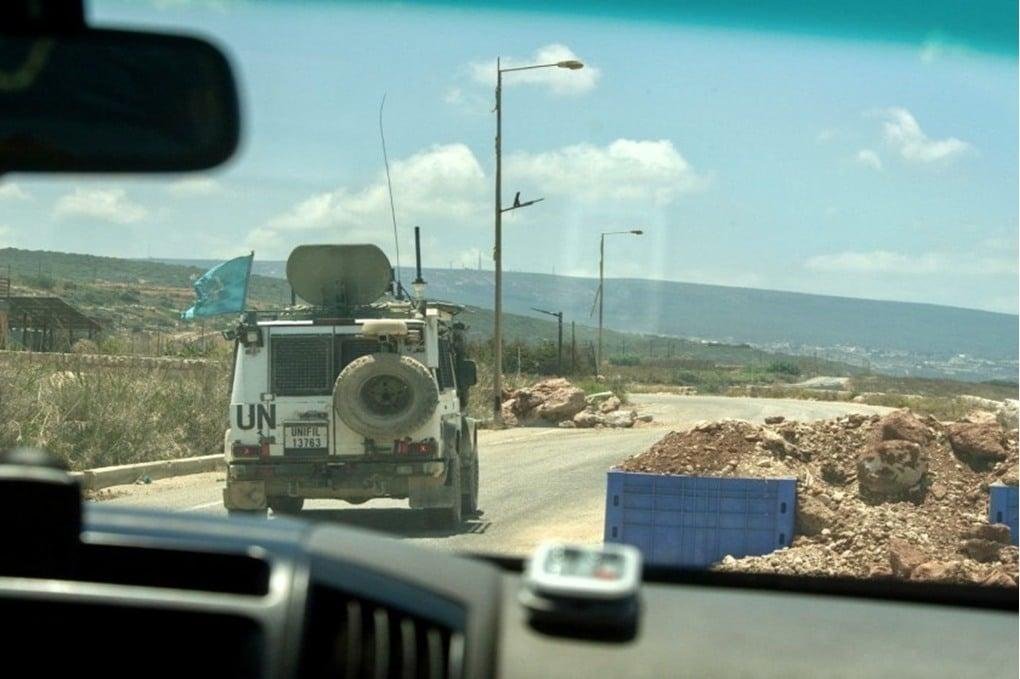 اليونيفيل: رفع الأعلام الإسرائيلية على طرق جنوب لبنان انتهاك للقرار 1701