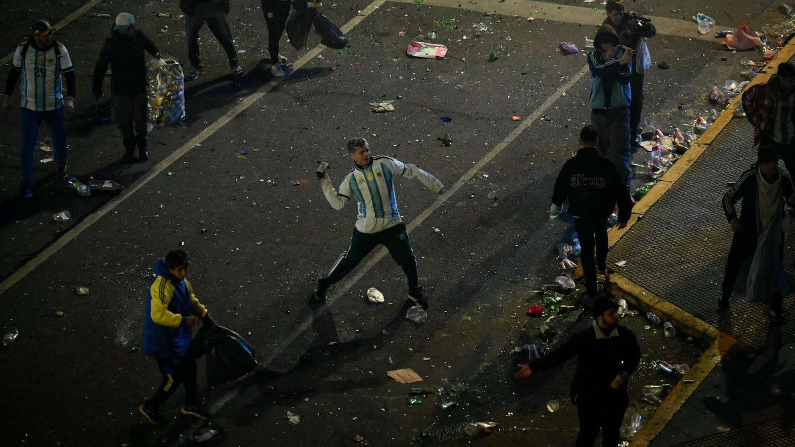Argentina fans throw stones at police after World Cup defeat