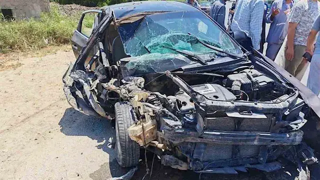 بالأسماء.. 5 مصابين في تصادم سيارتين على طريق العلمين بالبحيرة