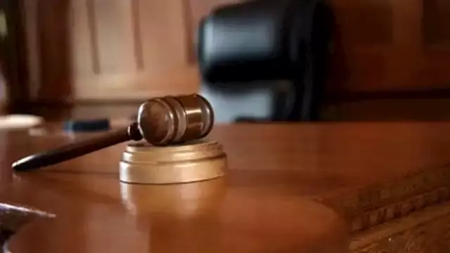 "دهسه وهو بيشرب".. تأجيل محاكم...