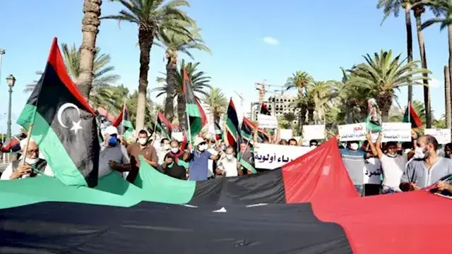 اتساع العصيان المدني في طرابلس ومطالب بإسقاط حكومة الدبيبة - فيديو