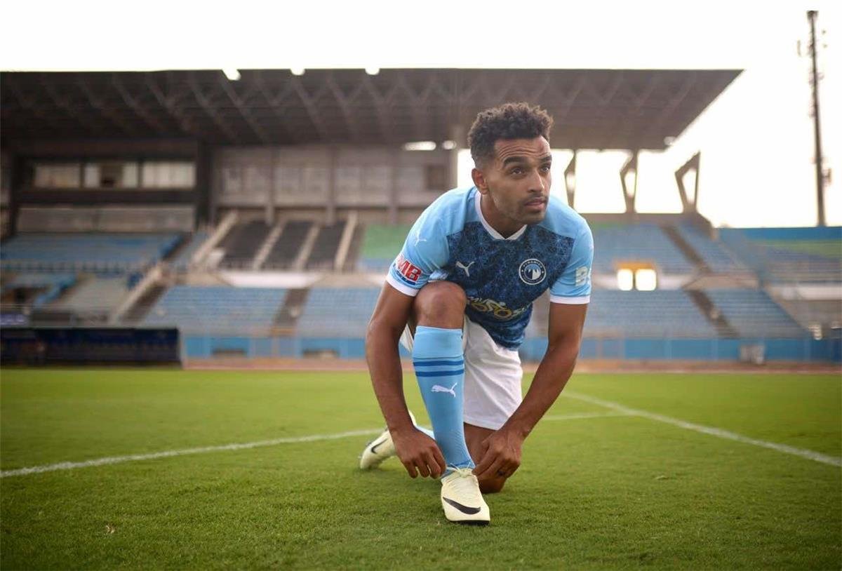 أوباما يقود هجوم بيراميدز أمام بيرسبوليس الإيراني وديًا