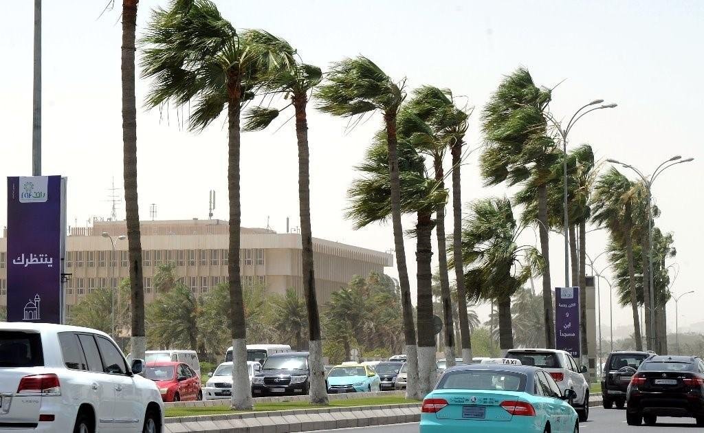 الأرصاد الجوية تحذر من رياح قوية وأمواج عالية في عرض البحر الليلة