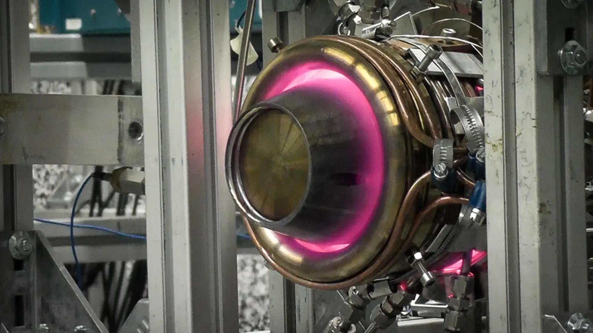 This hydrogen turbine turns controlled explosions into electricity