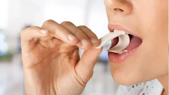 هل يساعد مضغ اللبان على تحسين التركيز؟
