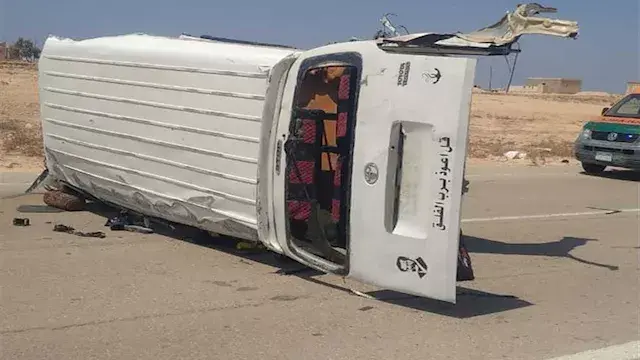 كارثة على الصحراوي.. إصابة 9 أشخاص في انقلاب ميكروباص بالمنيا