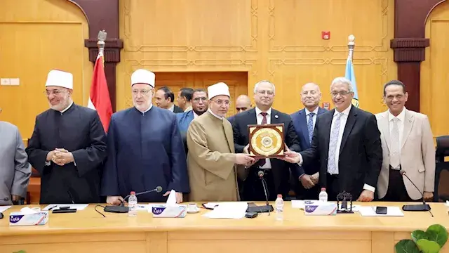 تفاصيل آخر مجلس جامعة لرئيس جامعة الأزهر قبل إحالته للمعاش