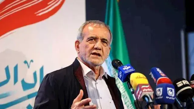 تحت عنوان "تقرير إلى الشعب".. بزشكيان يوجه رسالة إلى الإيرانيين