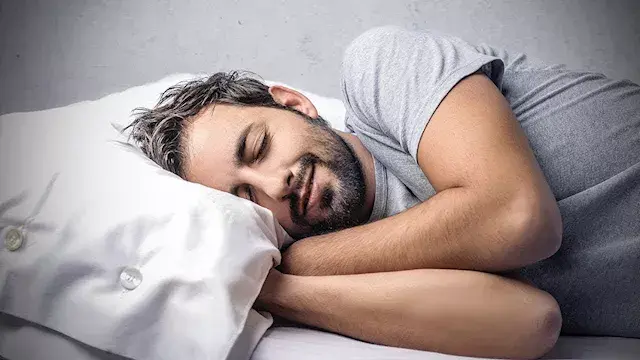 كيف تساعد القيلولة على تعزيز صحة الدماغ؟