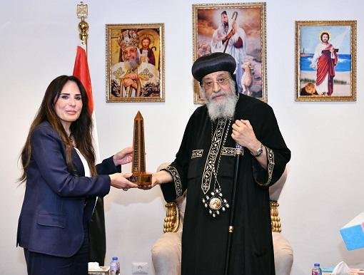 البابا تواضروس يستقبل وزيرة الإسكان بالعلمين الجديدة ويشيد بما تحقق من إنجازات تنموية