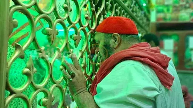 حلقات ذكر وإنشاد ديني تزين الليلة الختامية لمولد "سلطان الصعيد" بأسيوط (صور)