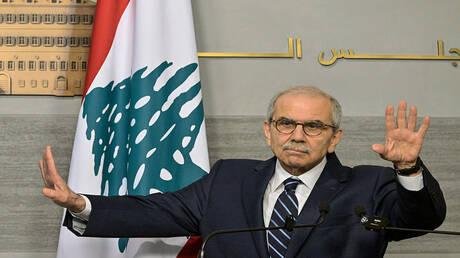 سلام يرد على قاسم: من تفرّد بقرار الحرب لا يملك توزيع شهادات الوطنية