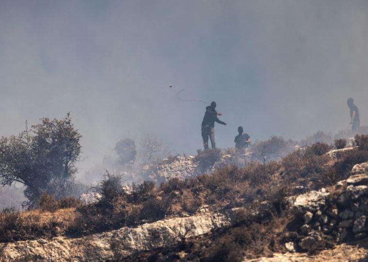 فتح: اعتداءات المستوطنين في قصرة إرهاب ممنهج يستهدف الوجود الفلسطيني
