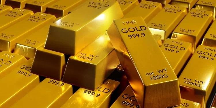 الذهب العالمي يرتفع قليلا مع تراجع الدولار في ظل انحسار توقعات رفع الفائدة