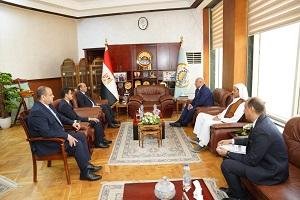 محافظ مطروح ووزير العمل يبحثان تعزيز التدريب المهني وتوفير فرص عمل للشباب