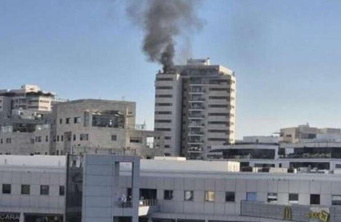 انفجار في مبنى سكني جنوب تل أبيب.. والشرطة الإسرائيلية: حادث جنائي