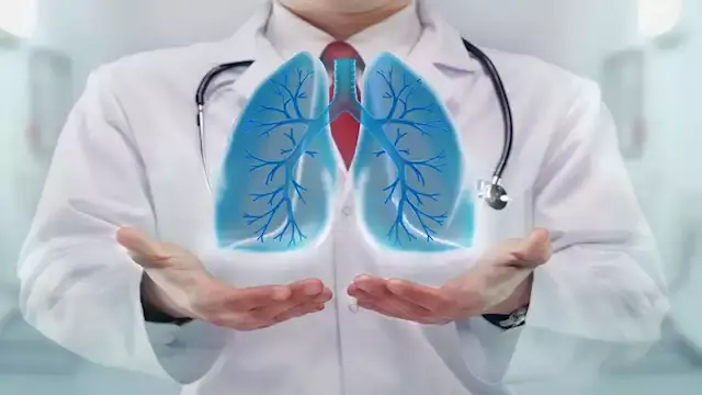 كيف يؤثر ارتفاع ضغط الدم الرئوي على القلب والرئتين؟