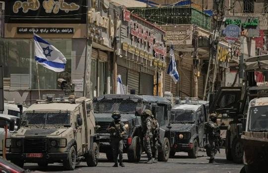 متحف إسرائيلي وموجة اقتحامات جديدة.. ماذا يجري في مخيم قلنديا بالقدس؟