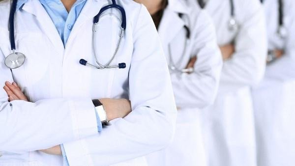 200 ألف طبيب بلا عمل.. مفاجأة جديدة بشأن التخصصات الطبية