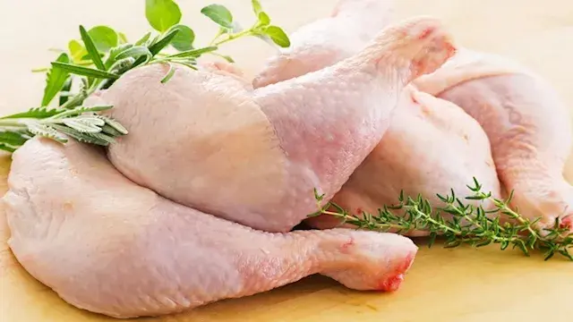 بعد واقعة شبرا الخيمة.. كيف تفرق بين الدواجن السليمة والفاسدة؟