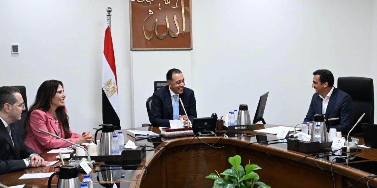 رئيس الوزراء المصري يبحث مع "الديار القطرية" مستجدات مشروع تطوير وتنمية منطقة "علم الروم"