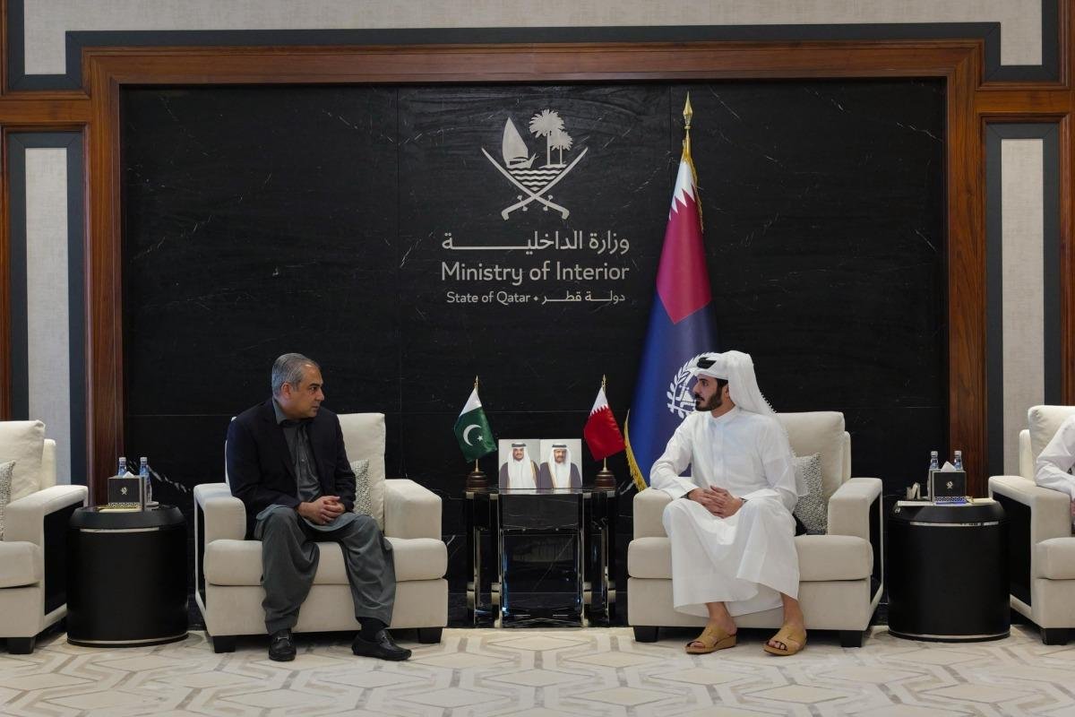 وزير الداخلية يستقبل نظيره الباكستاني لتعزيز التعاون في المجالات الأمنية المشتركة