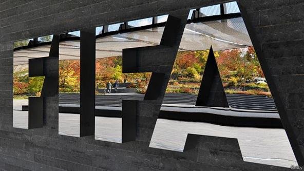 «فيفا» يتحدى رفض الاتحاد الأوروبي و«كونكاكاف» لمقترح بيع كأس العالم