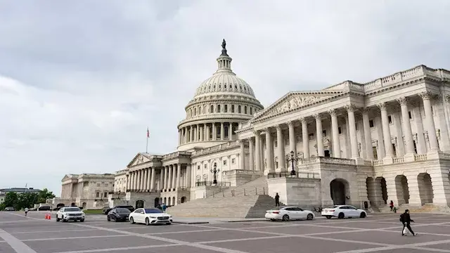 للمرة الـ13.. "الشيوخ الأمريكي يفشل في إقرار تقييد صلاحيات ترامب بحرب إيران