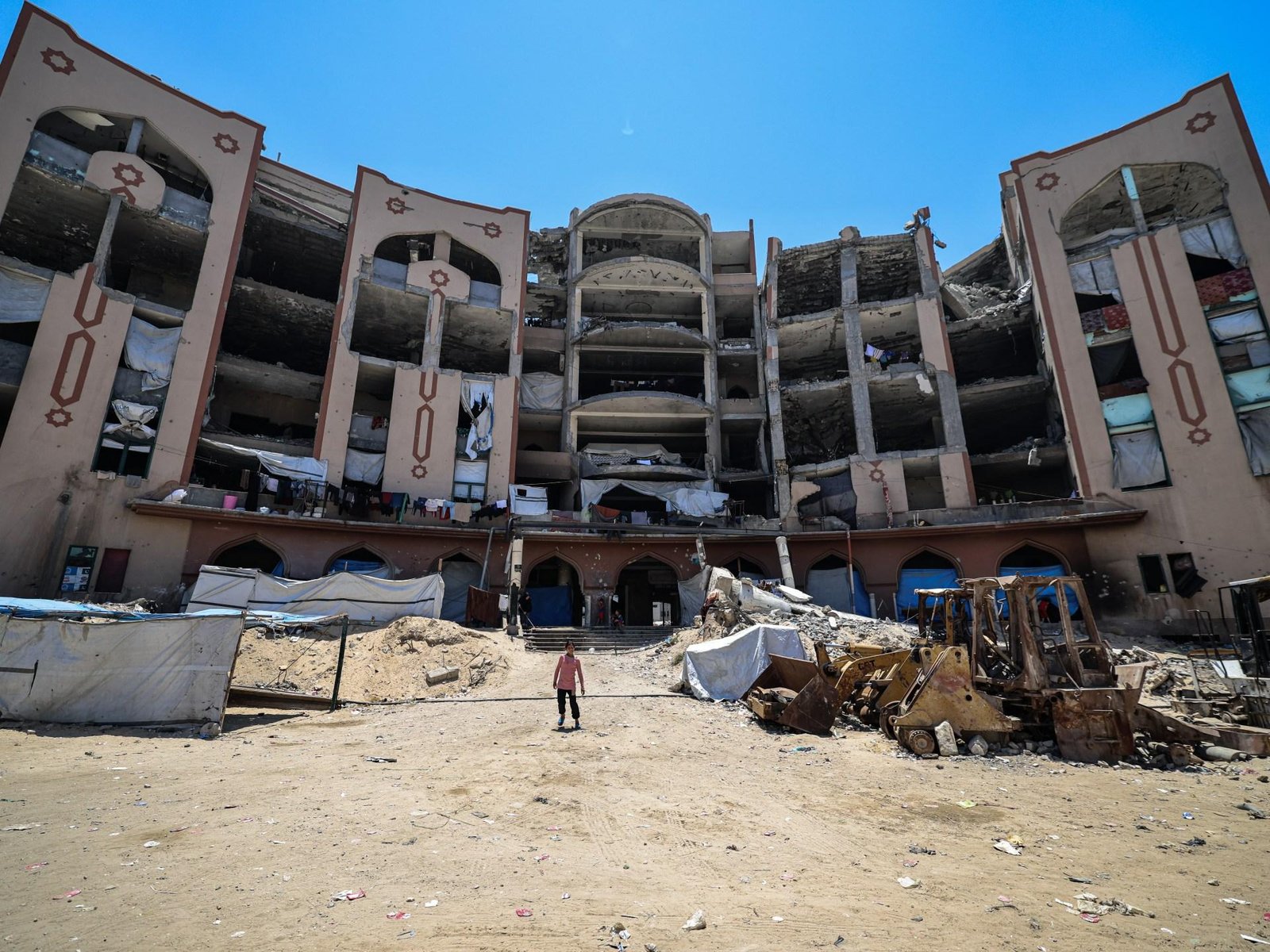 Students, staff work to bring the Islamic University of Gaza back to life