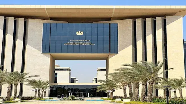 وزير الخارجية يبحث هاتفيا مع نظيره الكويتي التطورات الإقليمية والدولية