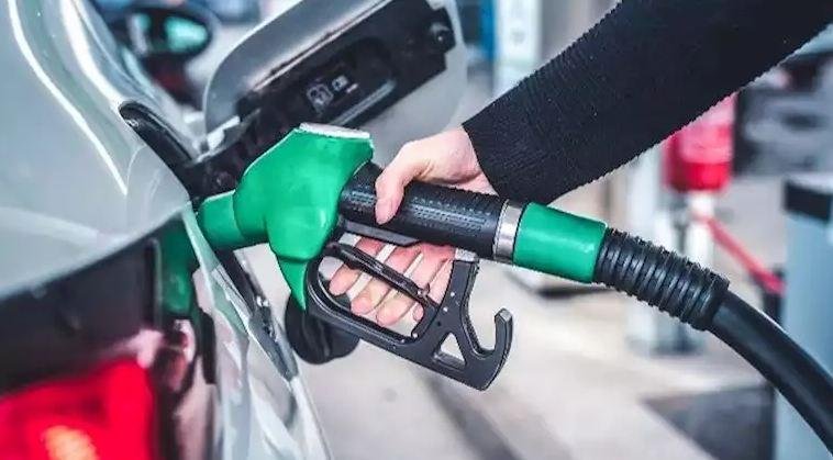 رويترز: أمريكا تستعد لتمديد إعفاء يسهل شحن النفط سعيا لخفض أسعار البنزين